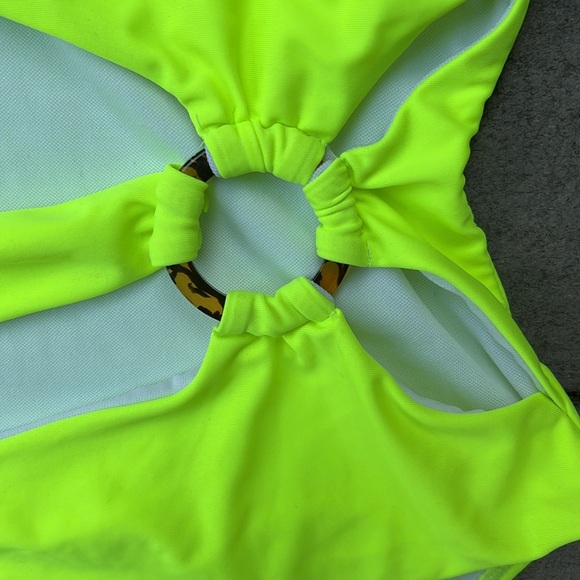 NWT Goodnight Macaroon Neon Green Cut-Out One-Piece Swimsuit Size Small - Picture 4 of 11